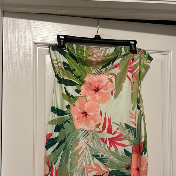 SHEIN Strapless Tropical Floral Print Dress - Picture 2 of 7